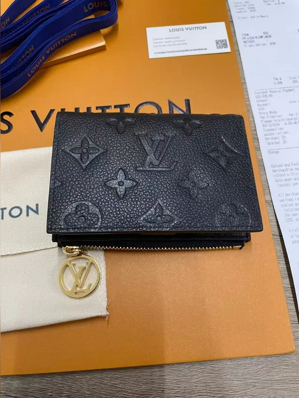 Louis Vuitton compact lisa